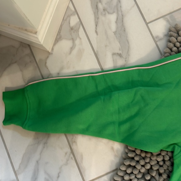 NWT L.A. sweatshirt from H&M - Picture 3 of 6